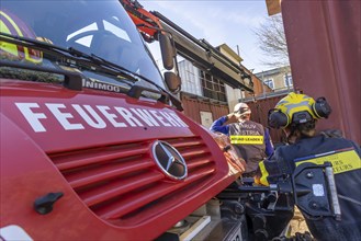 International disaster control exercise Magnitude with more than 1000 rescuers. They are rehearsing