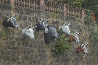 Sculptures by Pasquale Ippolito on the Brothers Grimm fairy tale The Wolf and the Seven Little