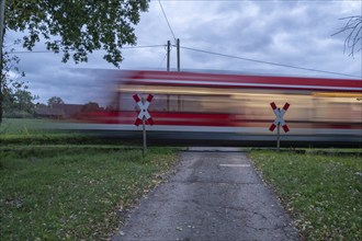 Passing Gräfenberg railway, single-track branch line, at the unrestricted level crossing,