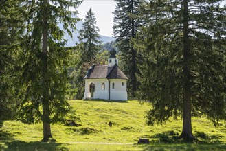 Chapel Maria-Königin am Lautersee, Mittenwald, Werdenfelser Land, Alps, Upper Bavaria, Bavaria,