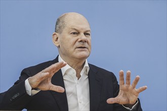 Olaf Scholz (SPD), Federal Chancellor, recorded at a federal press conference on current domestic