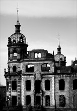 Residential palace on Schlosstrasse destroyed after the bombing raids, exact date estimated