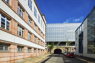 Georgstraße with multi-storey car park, railway station and access to the bacilli tube