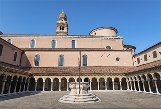 Courtyard with cloister, church Chiesa di San Michele in Isola, cemetery island of San Michele,