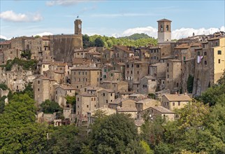 Medieval hill town of Sorano, Tuscany, Italy, Europe