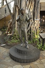 Don Ho Statue, Waikiki Beach, Honolulu, Oahu, Hawaii, USA, North America