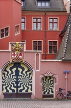 Haus zum Walfisch, heritage-protected late Gothic town house belonging to the Sparkasse building