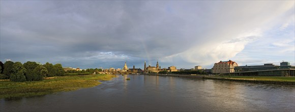 DEU Saxony Dresden Dresden Silhouette