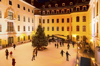 Ice skating at the Taschnebergpalais Hotel Kempinski