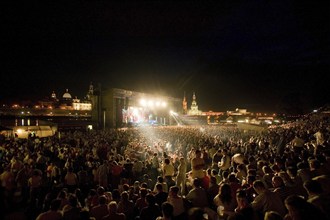 Film nights on the banks of the Elbe, concert