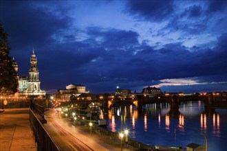 Brühl's Terrace in the evening