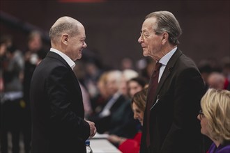 (L-R) Olaf Scholz (SPD), Bundeskanzler, und Franz Muentefering, aufgenommen im Rahmen des