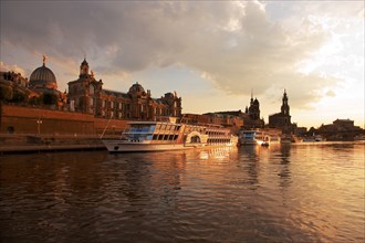 Dresden Scherenschnitt