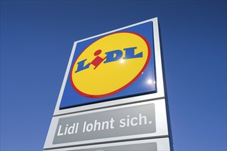 Logo Lidl supermarket, Berlin, Germany, Europe