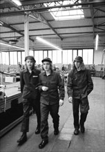 In the training workshop of Hoesch AG in Dortmund, here on 6.8.1974, apprentices are trained in