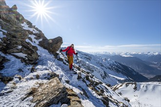 Ski tourers on the Mitterzeigerkogel, mountains in winter, Sellraintal, Kühtai, Tyrol, Austria,