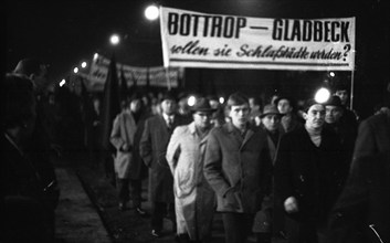 Miners and employees of the Möller-Rheinbaben colliery in Bottrop and Gladbeck demonstrated in 1967