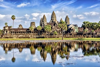 Cambodia landmark wallpaper, Angkor Wat with reflection in water