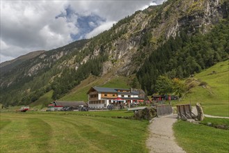 Wooden bridge, hiking trail along the Stillup stream, Gasthof Stilluper Haus, Stilluptal,