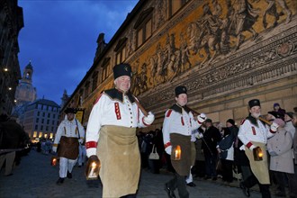 Striezelmarkt, which has been organised since 1434, is the oldest Christmas market in Germany and