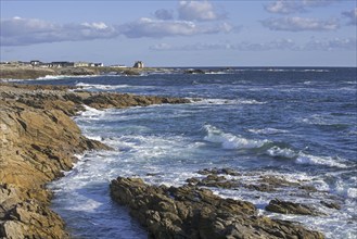 Coastline of the Côte Sauvage and château Turpault at Quiberon, Morbihan, Brittany, France, Europe