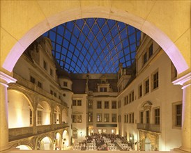 Residential palace small courtyard