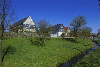 Niederottendorf is located between Berthelsdorf and Oberottendorf at the foot of the scenic Hohwald