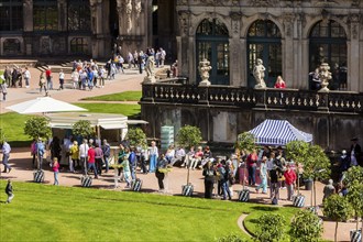 Return of the oranges from their winter quarters to the Dresden Zwinger