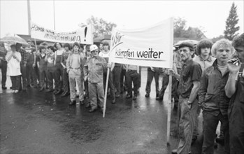 Warning strike at Thyssen by IG Metall to preserve co-determination on 30.07.1980 in Oberhausen,