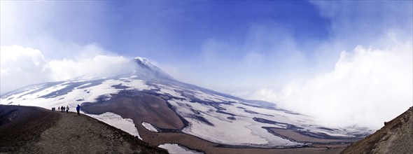 IT sicily Sylvio Dittrich Photo subject to fee! Contact T.:01772156417 Etna summit