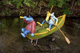 Figure of Käpt'n Blaubär and Hein Blöd on the river Gera, Erfurt, home of the children's channel