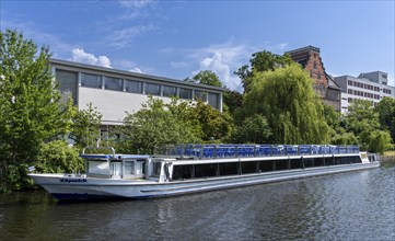 Empty excursion boat anchors on the Spree in Berlin-Moabit, Germany, Europe