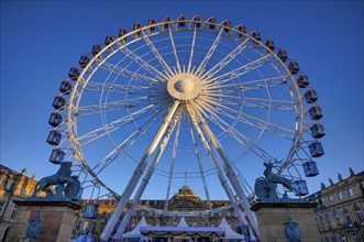 Ferris wheel, Christmas market, Court of Honour, New Palace, Schlossplatz, Stuttgart,