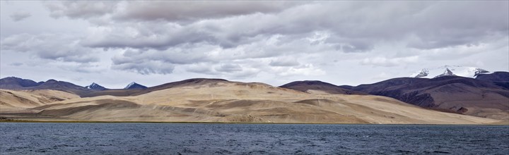 Himalayan mountain lake in Himalayas Tso Moriri (official name: Tsomoriri Wetland Conservation