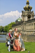 Baroque performers in the Zwinger, the tradition of past festivities and court ceremonies at the