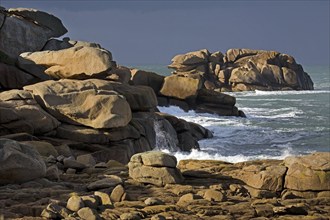 Côte de granit rose, Pink Granite Coast at Ploumanac'h, Brittany, France, Europe