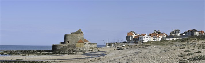 Vauban's Fort Mahon on the beach at Ambleteuse, Côte d'Opale, Opal Coast, France, Europe