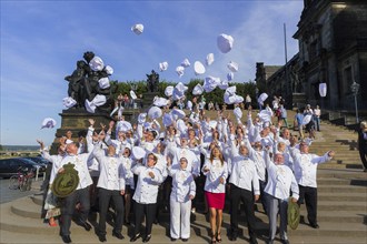 Big cap throwing of the Dresden bakers