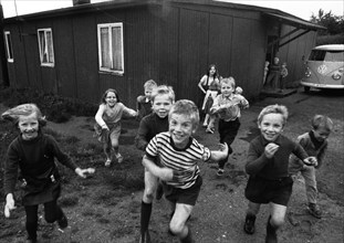 Children, large families and single parents in a homeless shelter on 28.6.1971 in Hilden, Germany,