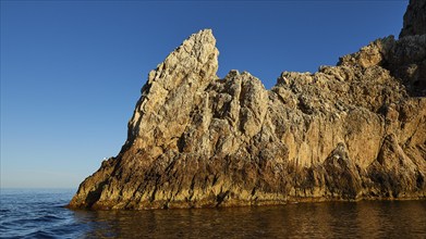 Evening light, Boat tour, View from the sea, Bizarre rock formations, Rugged mountains, Marettimo,