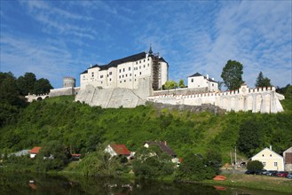 Castle, Cesky Sternberk, Ceský Šternberk, Bohemian Sternberg, River Sazava, Sázava, Benesov,