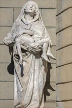 Tomb sculpture Mother with child at the Staglieno Monumental Cemetery, Cimitero Monumentale di