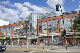 Shopping centre, Kaiser-Wilhelm-Center, main street, Schöneberg, Tempelhof-Schöneberg, Berlin,