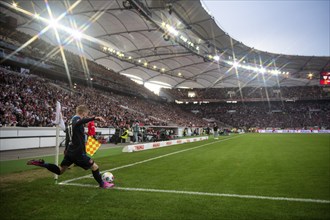 Corner kick action Jan-Niklas Beste 1. FC Heidenheim 1846 FCH (37) in front of the new main stand,