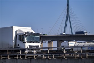 The Köhlbrand Bridge in the port of Hamburg, in front traffic on the A7 motorway, spans the 325 m