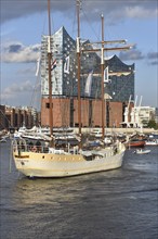 Europe, Germany, Hanseatic City of Hamburg, Harbour, Elbe, Elbe Philharmonic Hall, Windjammer Mare