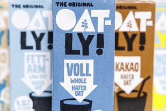 Oatly vegan oat milk milk substitute different flavours