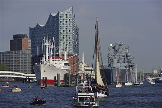 Europe, Germany, Hamburg, Elbe, Cap San Diego, in the background Elbe Philharmonic Hall, Hamburg,