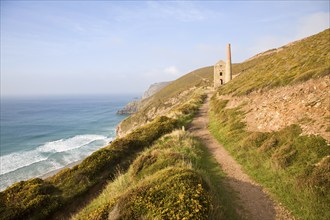 Ruins of Towanroath Pumping House at the Wheal Coates Tin Mine, St Agnes Head, Cornwall, England,