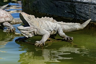 Animal figure of an iguana as a gargoyle, Latona fountain, Latona fountain, fountain, castle park,